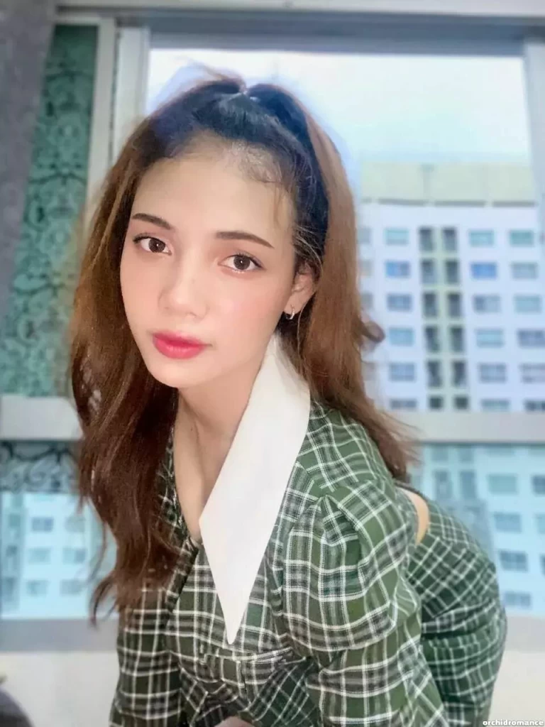 Donna Profile image 5